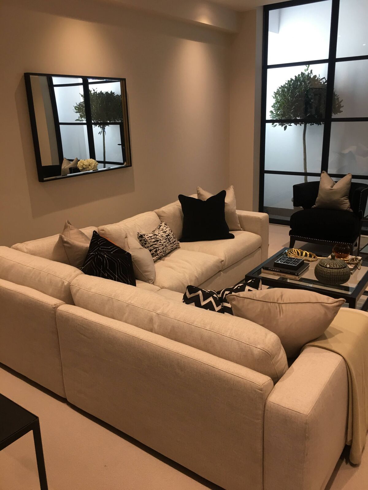 Interior painting and decorating project completed by A1 Decorating in London
