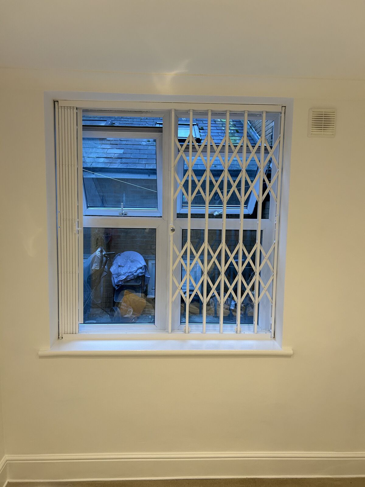 Interior painting and decorating project completed by A1 Decorating in London