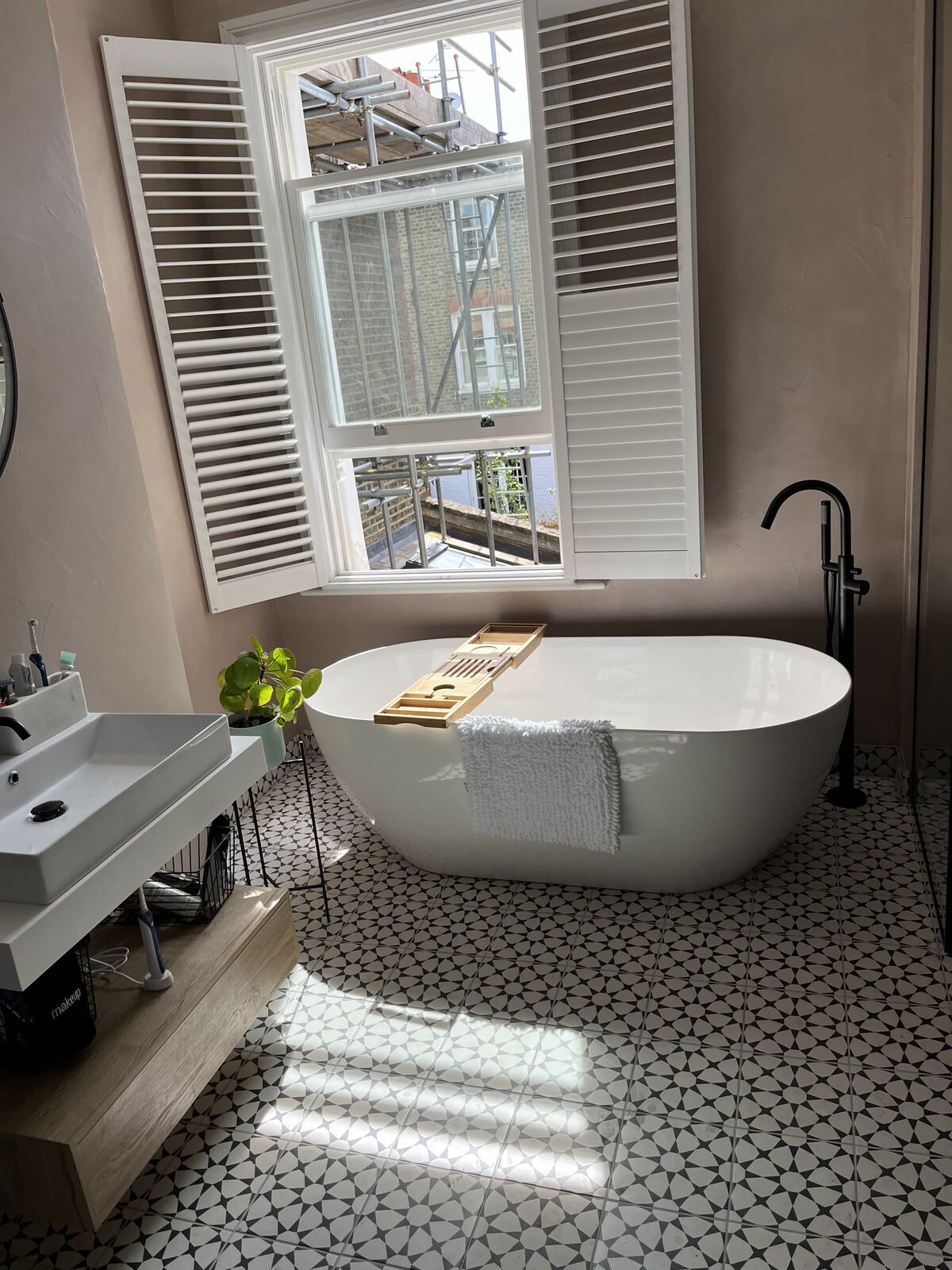 Kitchen and bathroom decorating by A1 Decorating in London